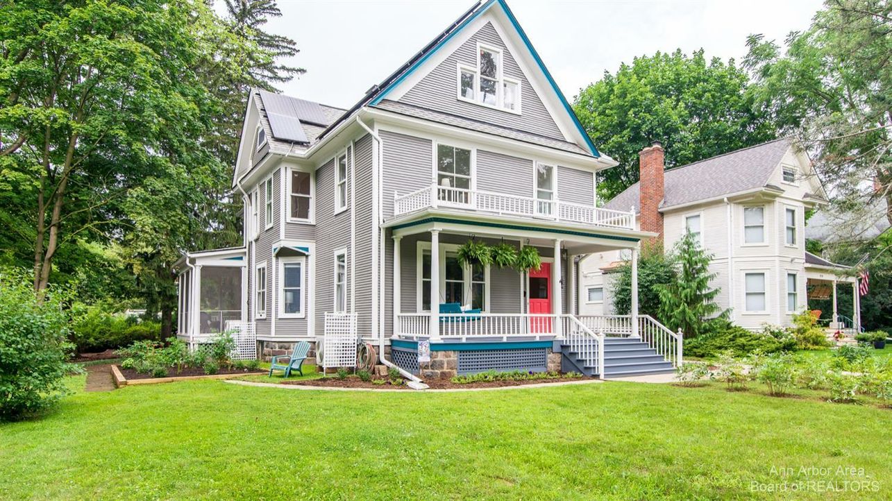 916 Olivia Ave: A Happy Marriage of History and High Tech